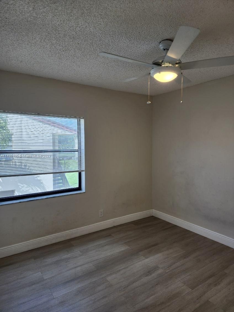 11322 Taft St - Photo 7