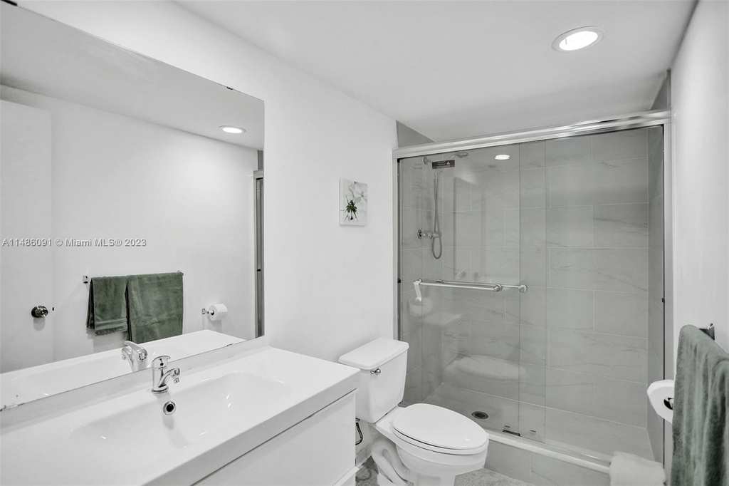 19370 Collins Ave - Photo 27