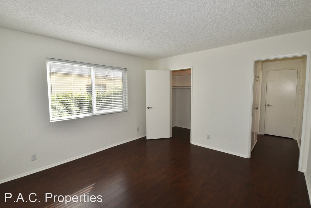 24411 Newhall Avenue - Photo 10