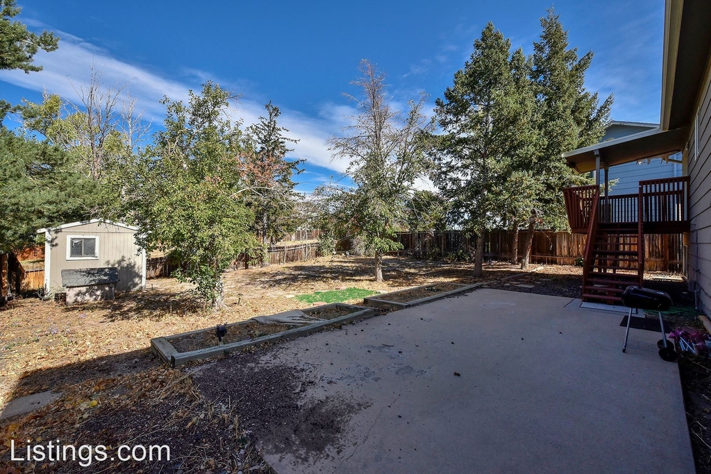 4255 Scotch Pine Dr - Photo 17