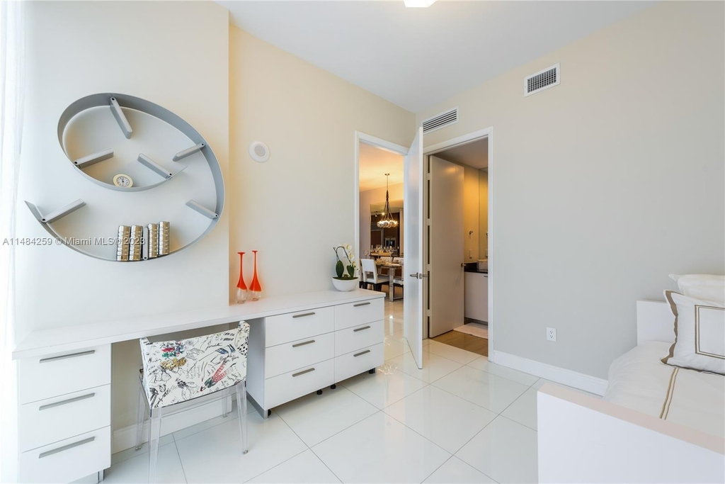 15811 Collins Ave - Photo 8