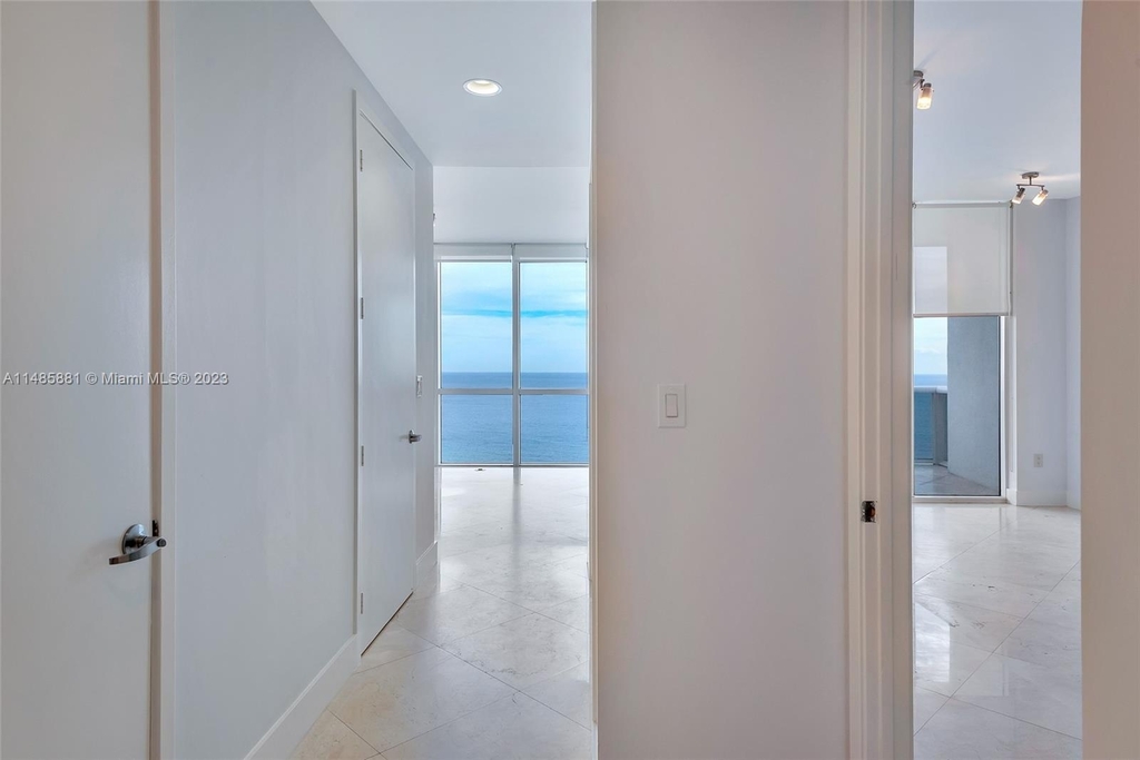 18201 Collins Ave - Photo 34