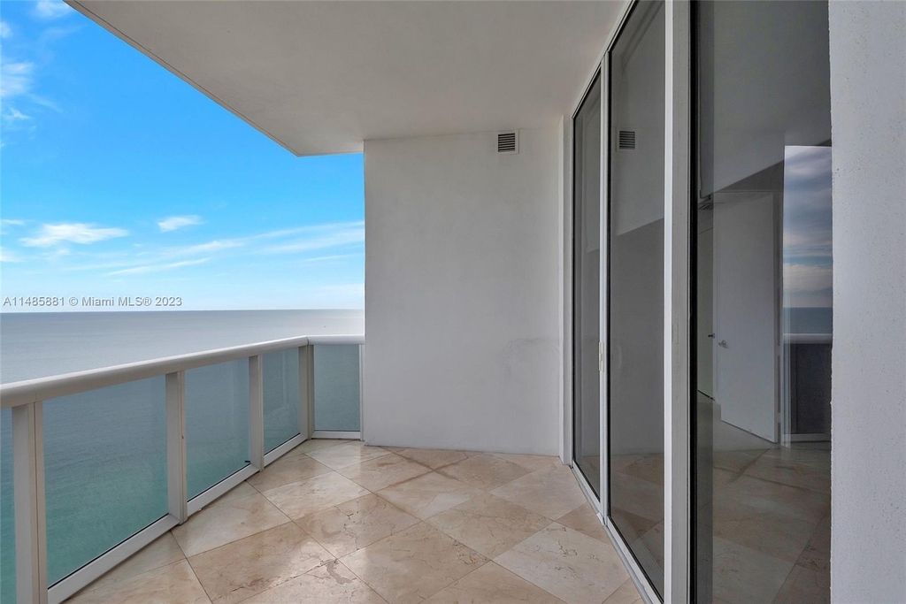 18201 Collins Ave - Photo 7