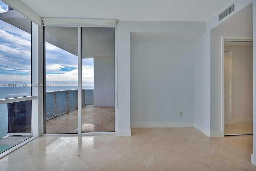 18201 Collins Ave - Photo 41