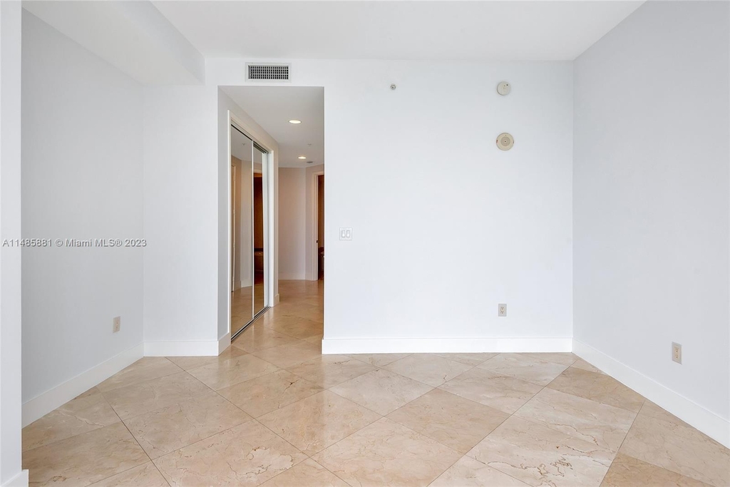 18201 Collins Ave - Photo 42