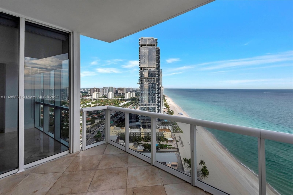18201 Collins Ave - Photo 14