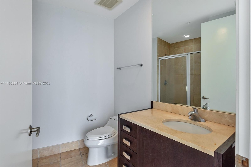 18201 Collins Ave - Photo 30