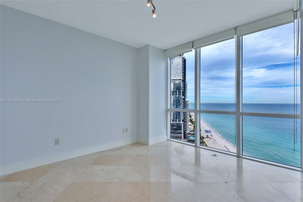 18201 Collins Ave - Photo 38