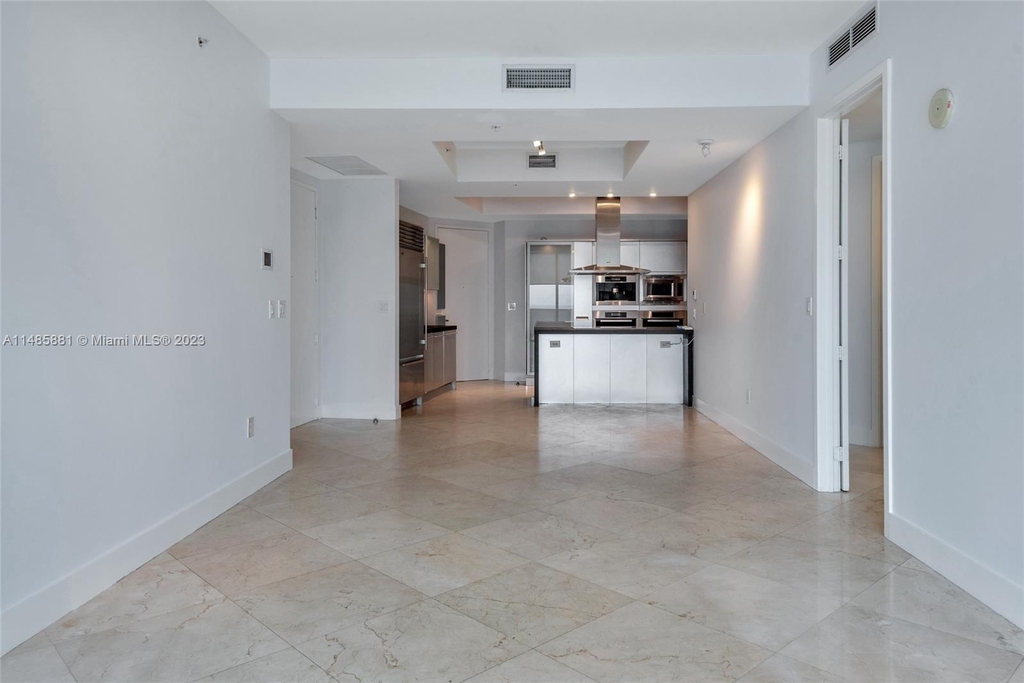18201 Collins Ave - Photo 15