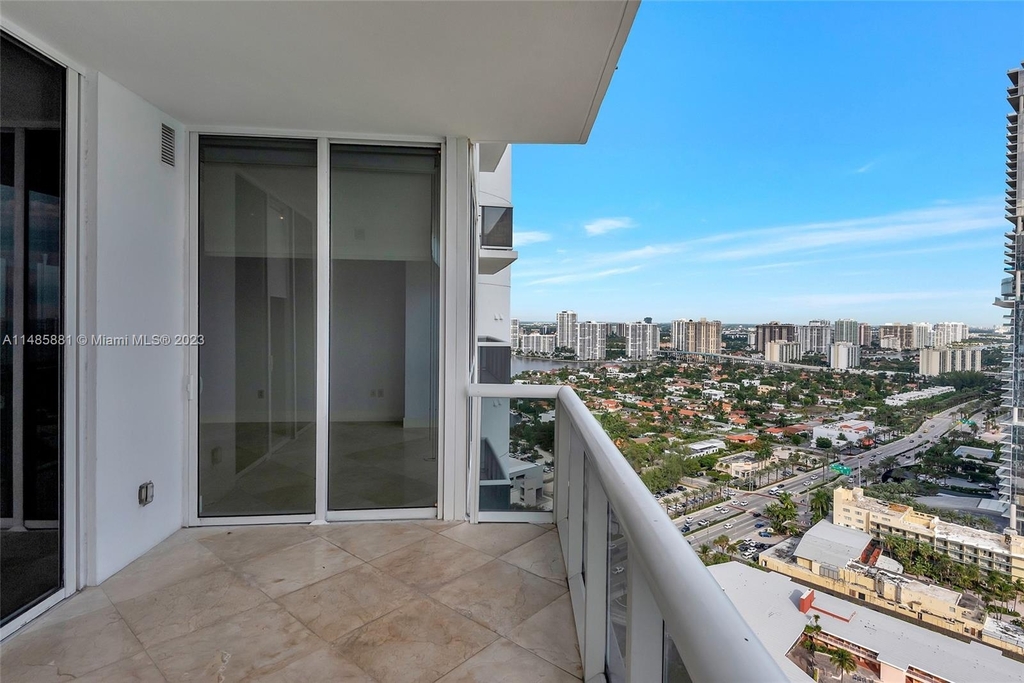 18201 Collins Ave - Photo 11