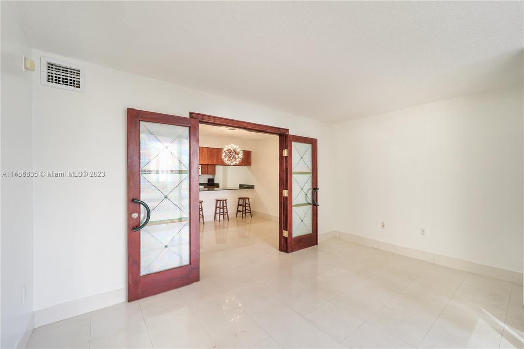 1200 Brickell Bay Dr - Photo 10