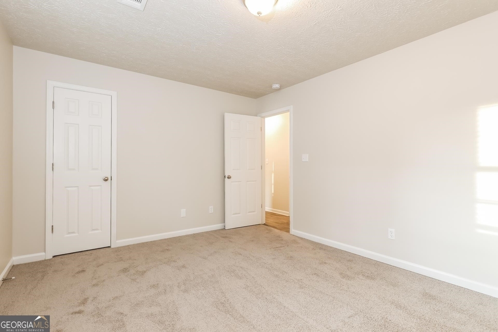 9395 Forest Knoll - Photo 13