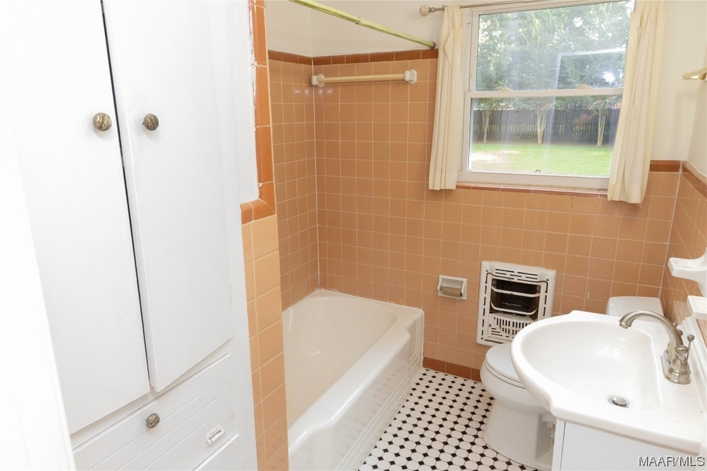 2718 Ashley Avenue - Photo 9