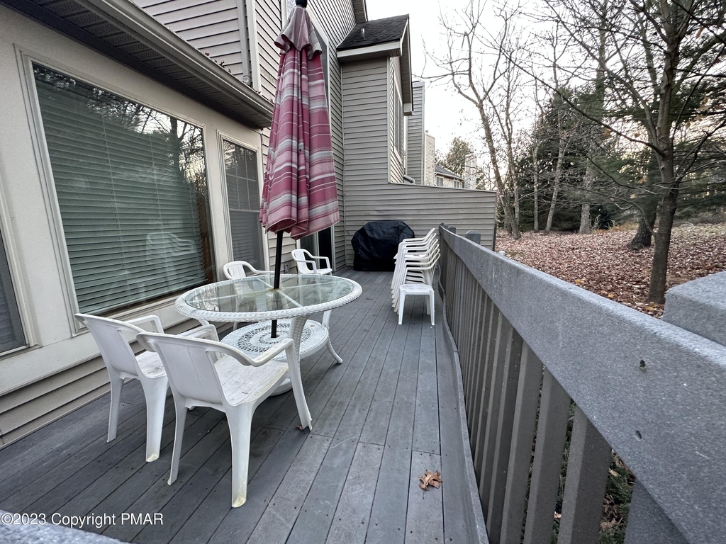 184 Hawthorne Court - Photo 14