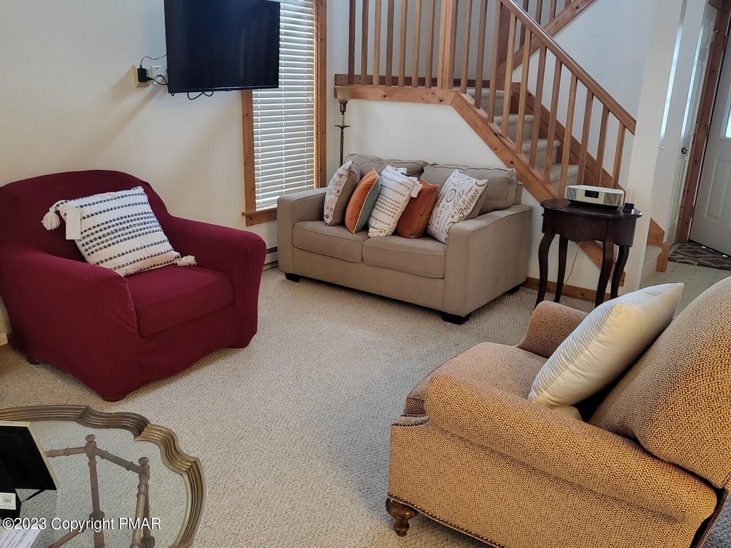 184 Hawthorne Court - Photo 35