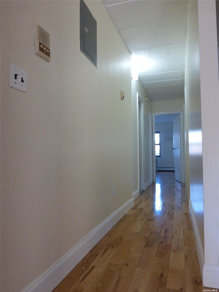 75-22 Parsons Boulevard - Photo 7