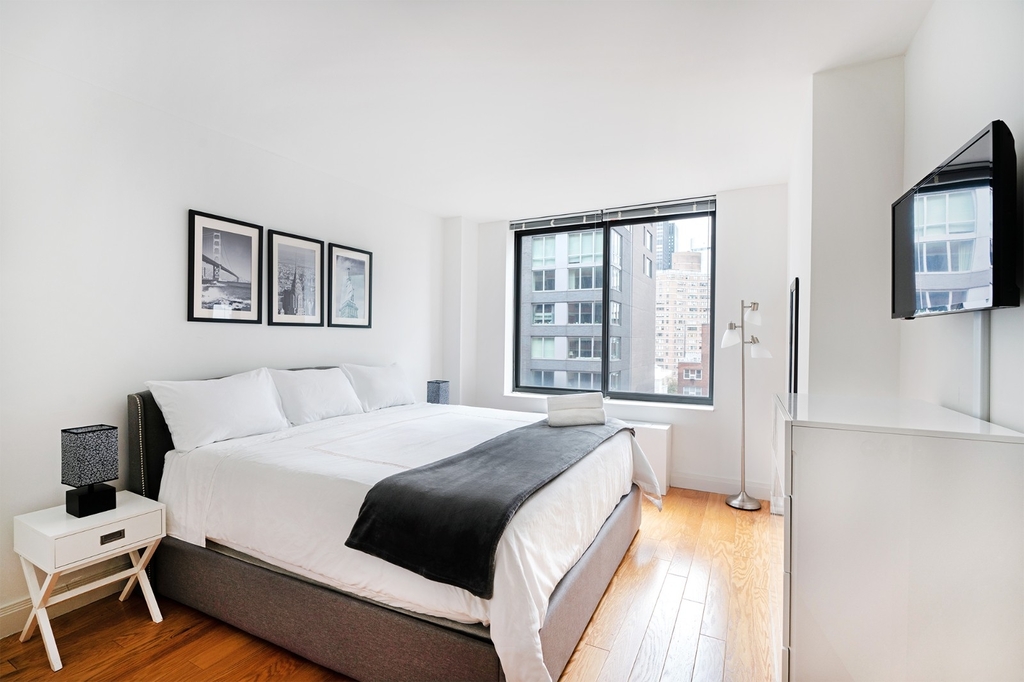 222 East 34th Street - Photo 1