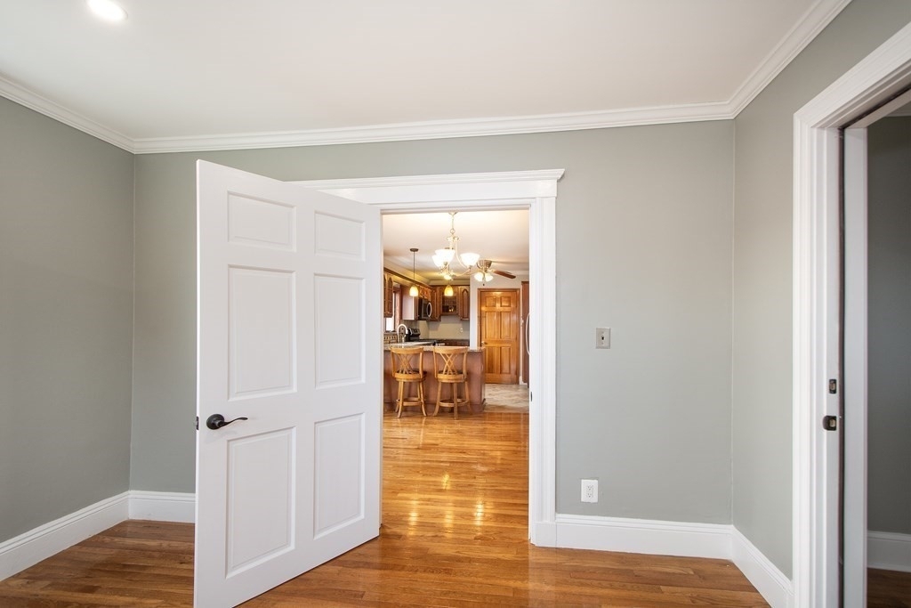 181 Metropolitan Ave - Photo 9
