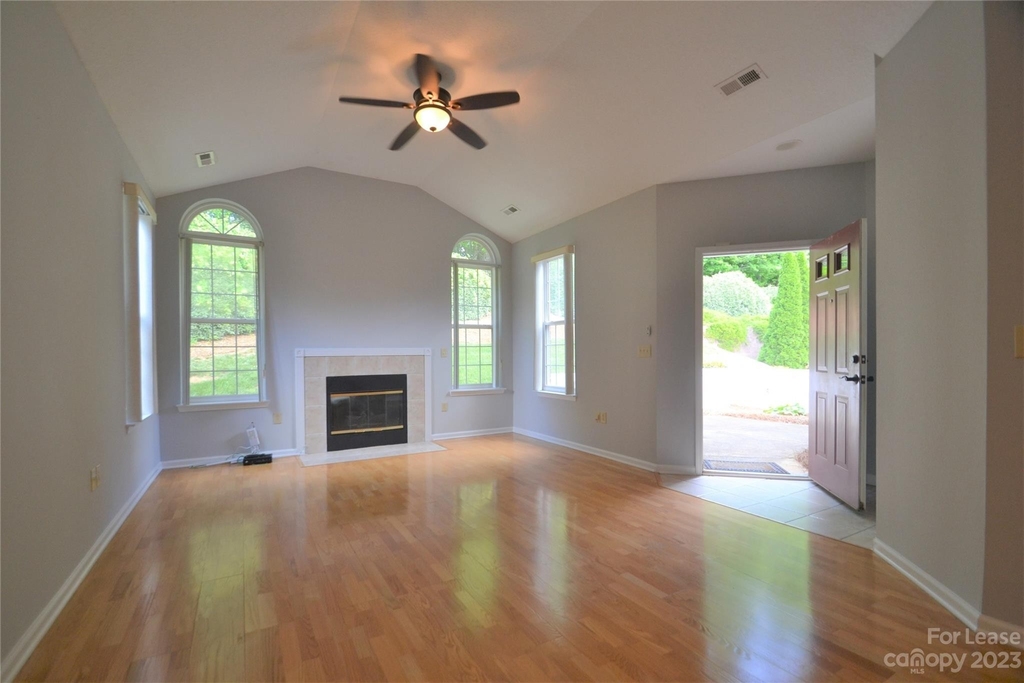 8035 Sultana Circle - Photo 3