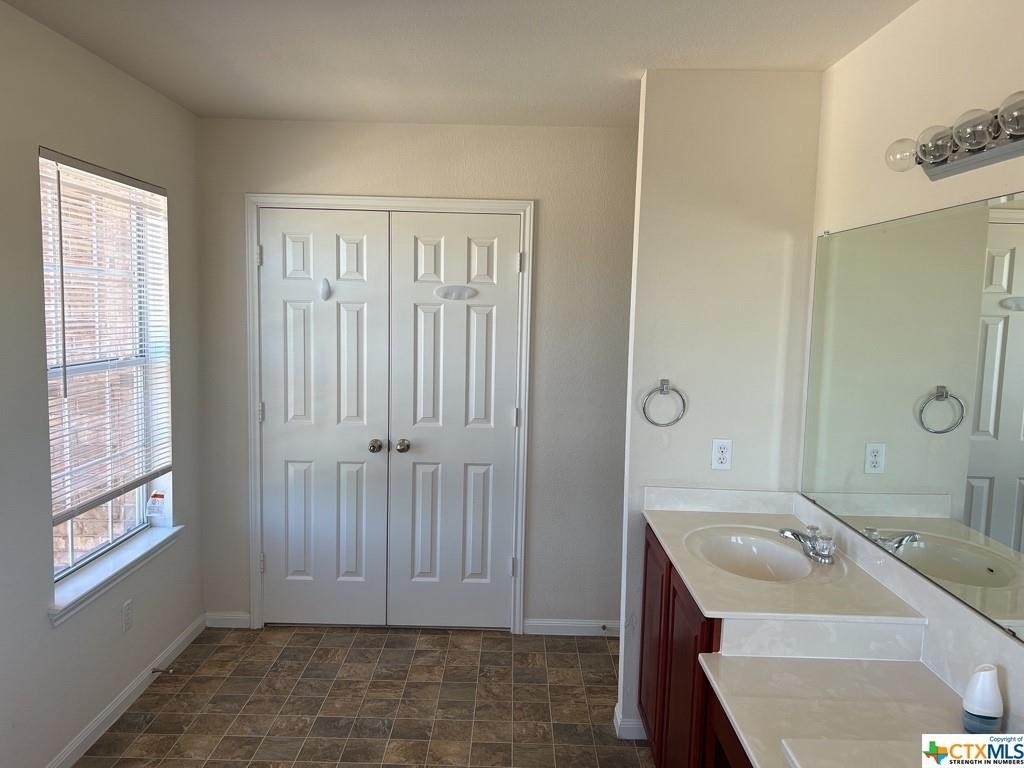 6504 Griffith Loop - Photo 14