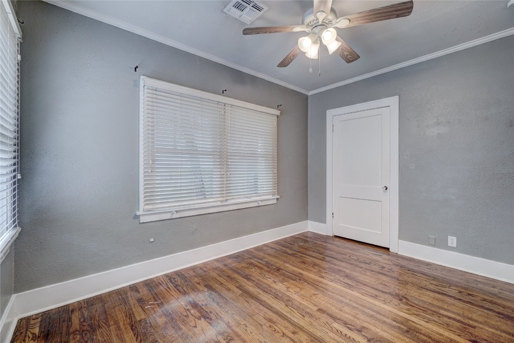 3711 N Military Avenue - Photo 14