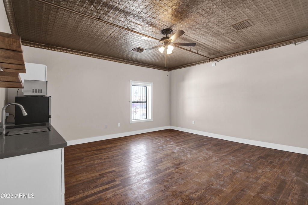 5753 W Glendale Avenue - Photo 3