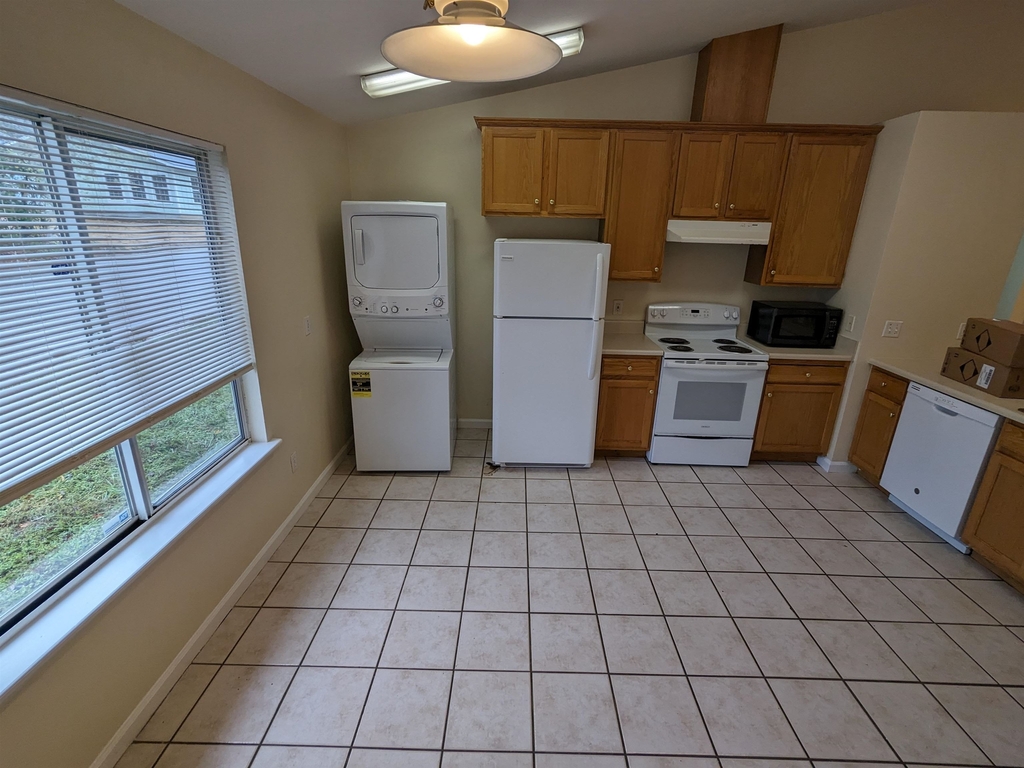 728 W Brevard Street - Photo 2