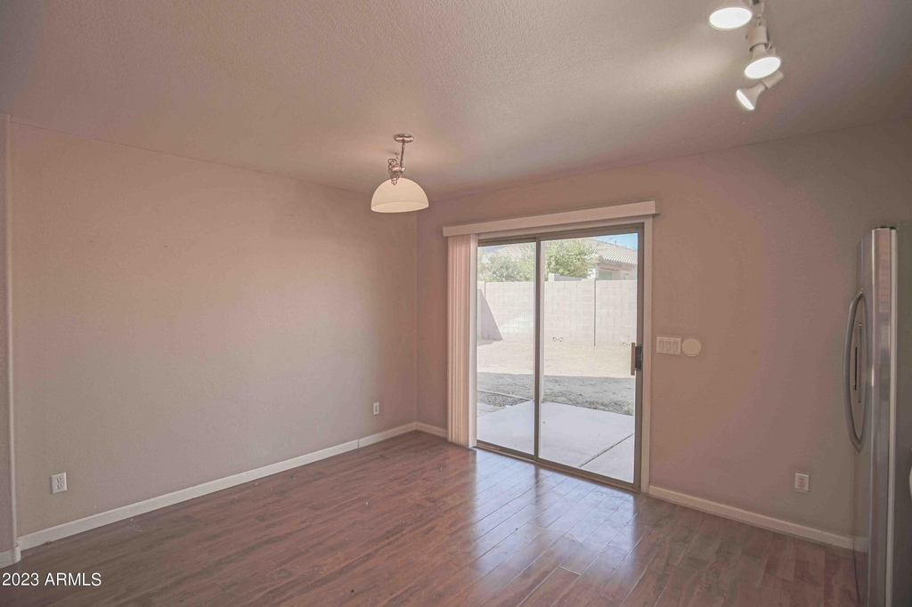 10864 E Clovis Avenue - Photo 20