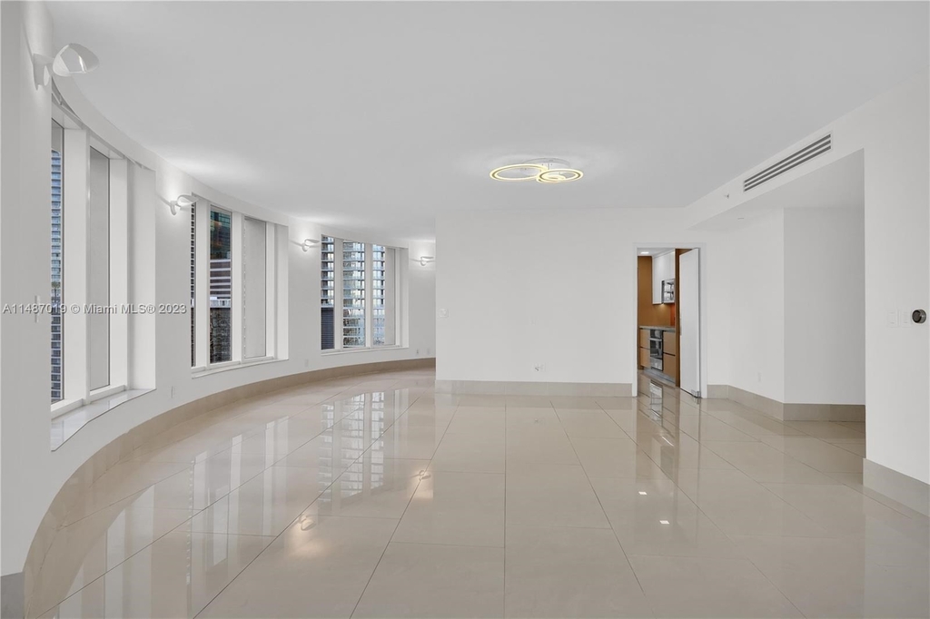 901 Brickell Key Blvd  #1604 - Photo 13