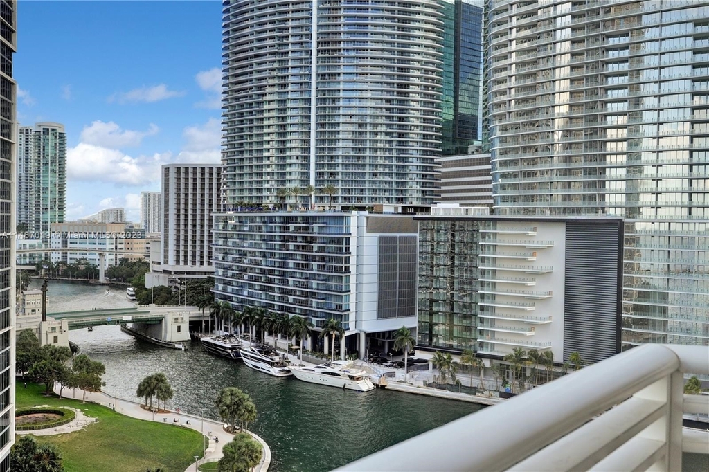 901 Brickell Key Blvd  #1604 - Photo 4