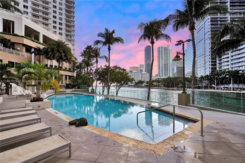 901 Brickell Key Blvd  #1604 - Photo 36