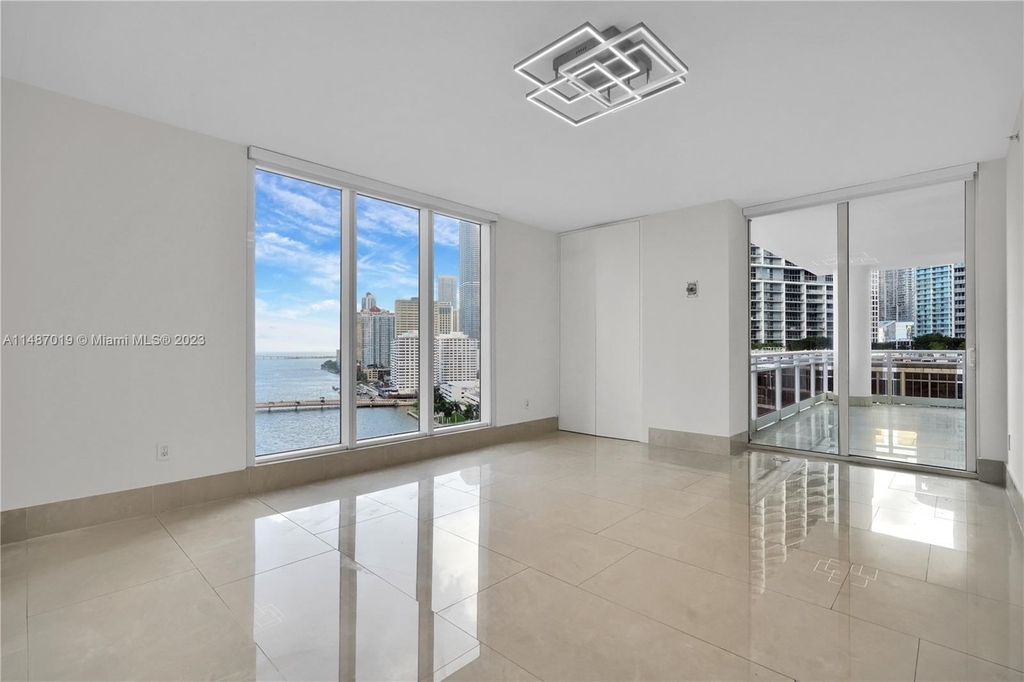 901 Brickell Key Blvd  #1604 - Photo 20