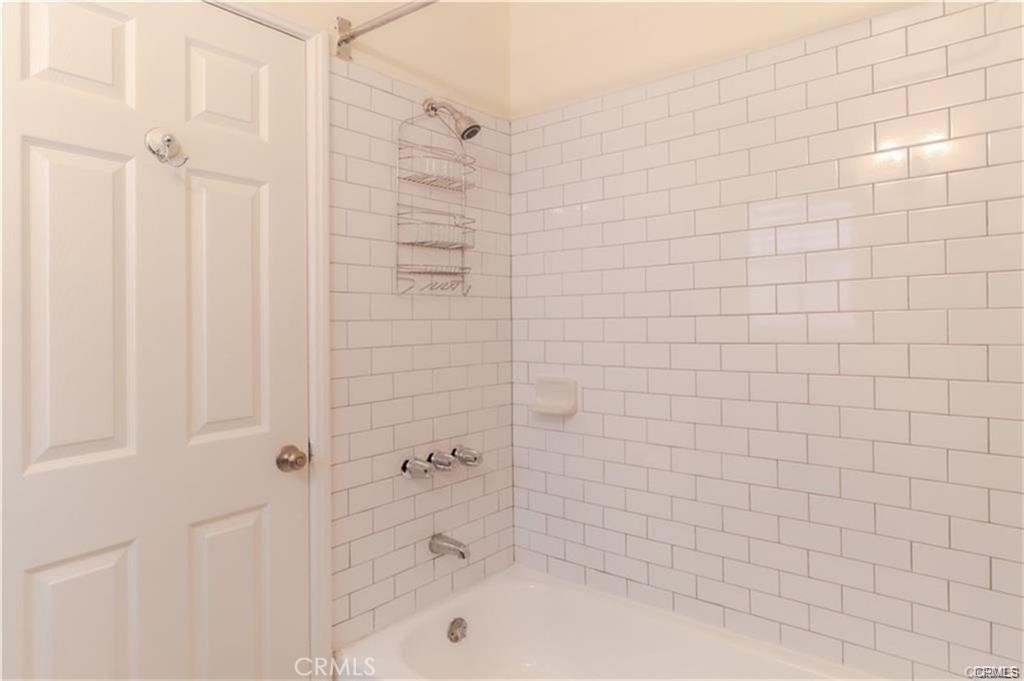 4264 Troost Avenue - Photo 9