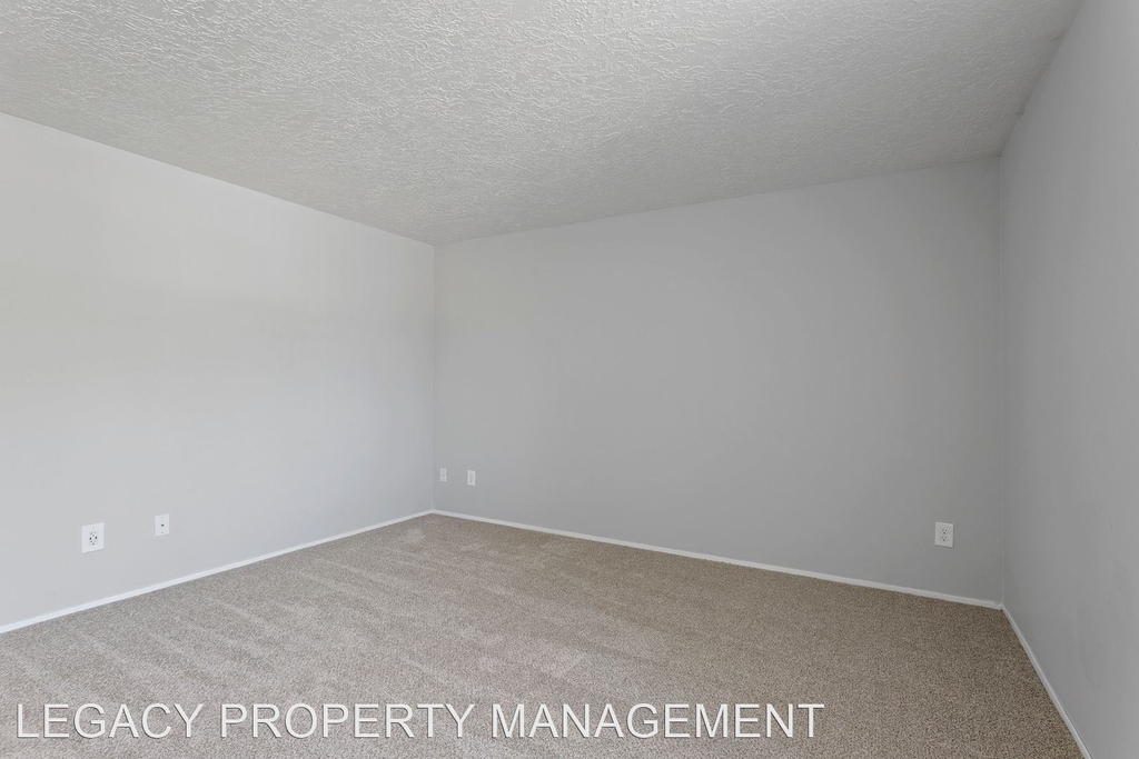 14302 E Burnside St. - Photo 10