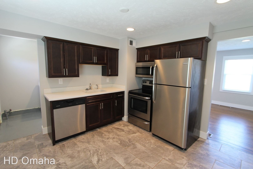 3057 S. 41st St. - Photo 2