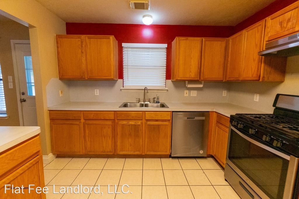 3923 Starbridge Point Lane - Photo 13