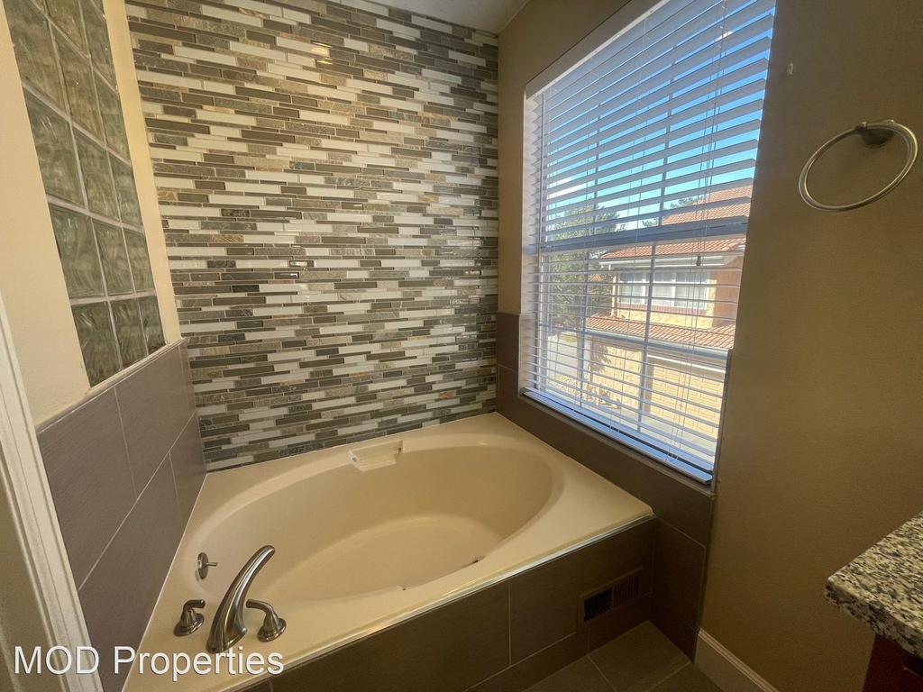 8825 Fiesta Terrace - Photo 30