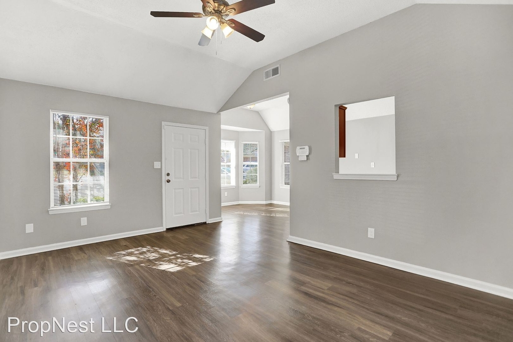 1672 Joy Circle - Photo 2