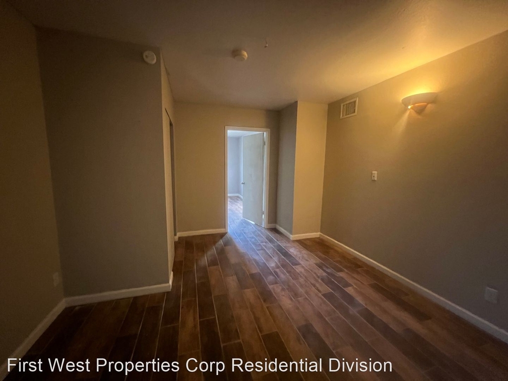 403 E Oak Street - Photo 22