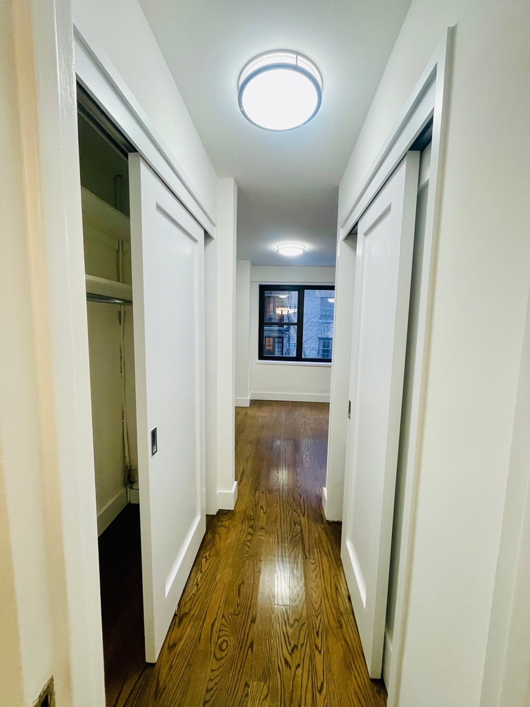 East 56th Street - Photo 7