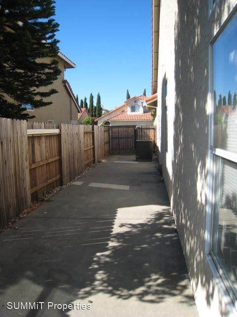 260 Sparrow Street - Photo 17