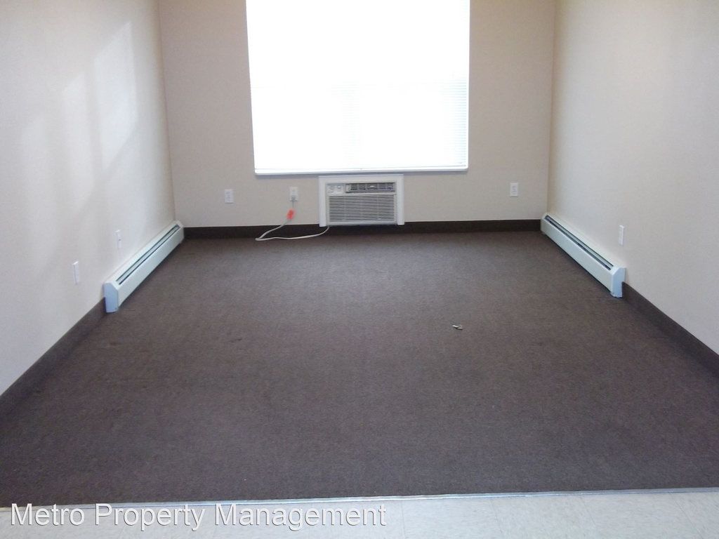 Meadowood Apartments 315 East Maryland Lane - Photo 2