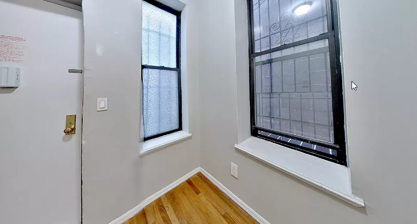 218 East 6th Street - Photo 1