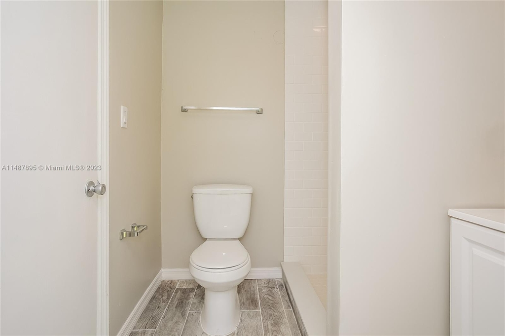 3740 Sw 44th Ave - Photo 13