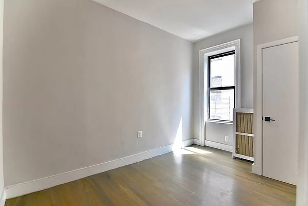 512 West 158th Street - Photo 6