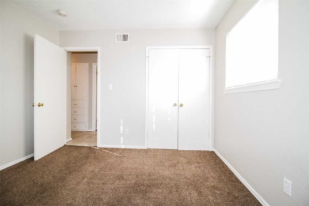 808 Lotus Avenue - Photo 9