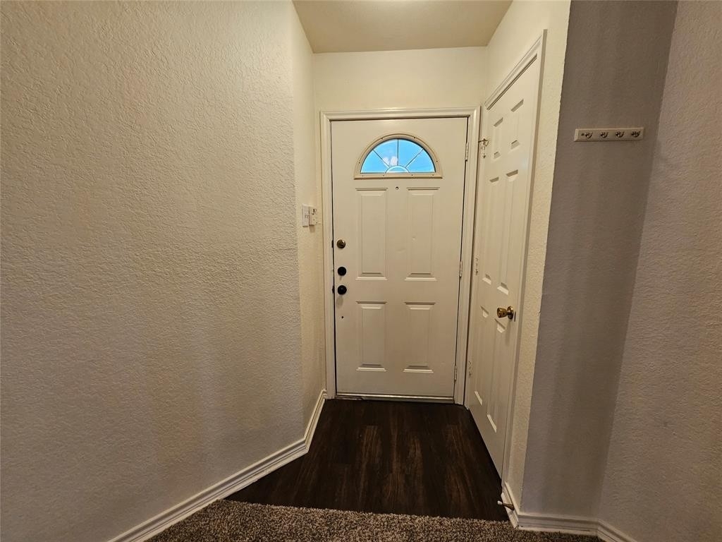 18055 Whispering Gables Lane - Photo 2