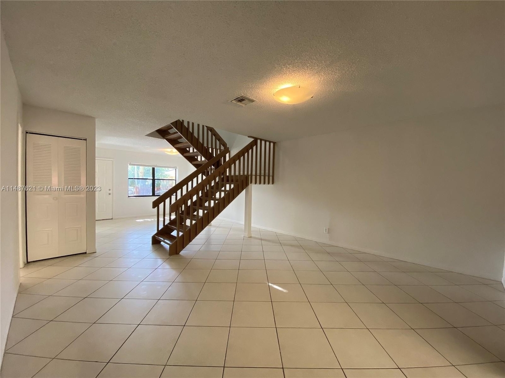 16413 Grape Way - Photo 4