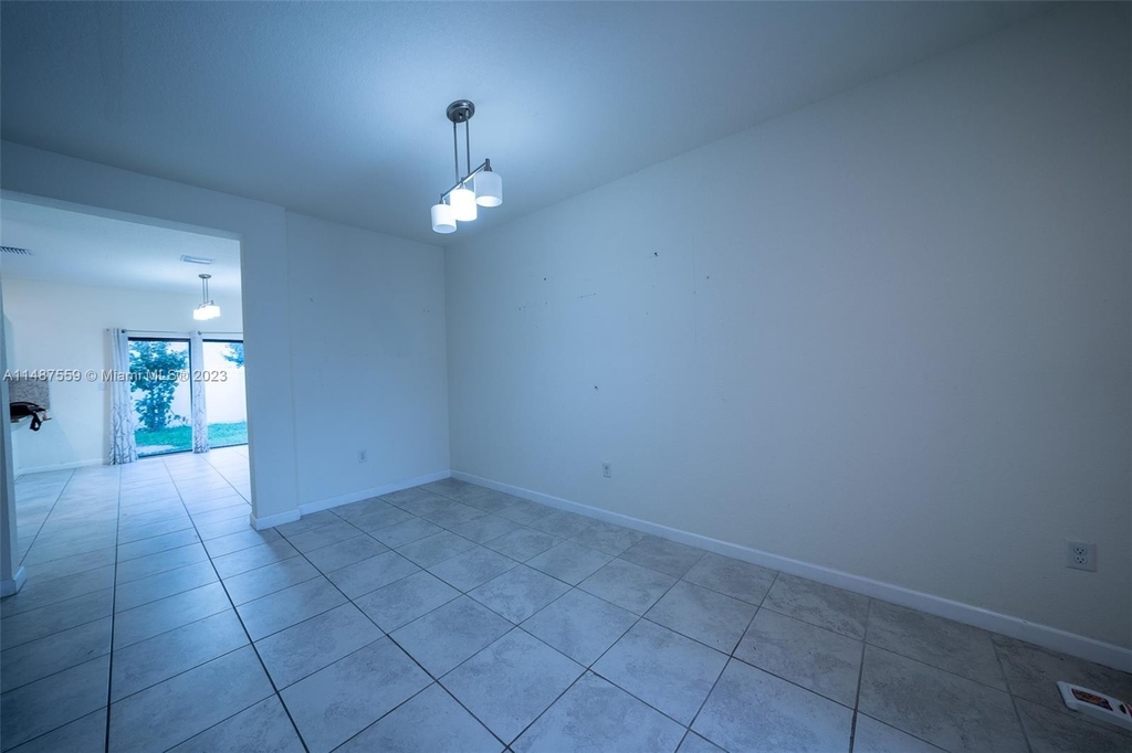 10575 W 33rd Way - Photo 17