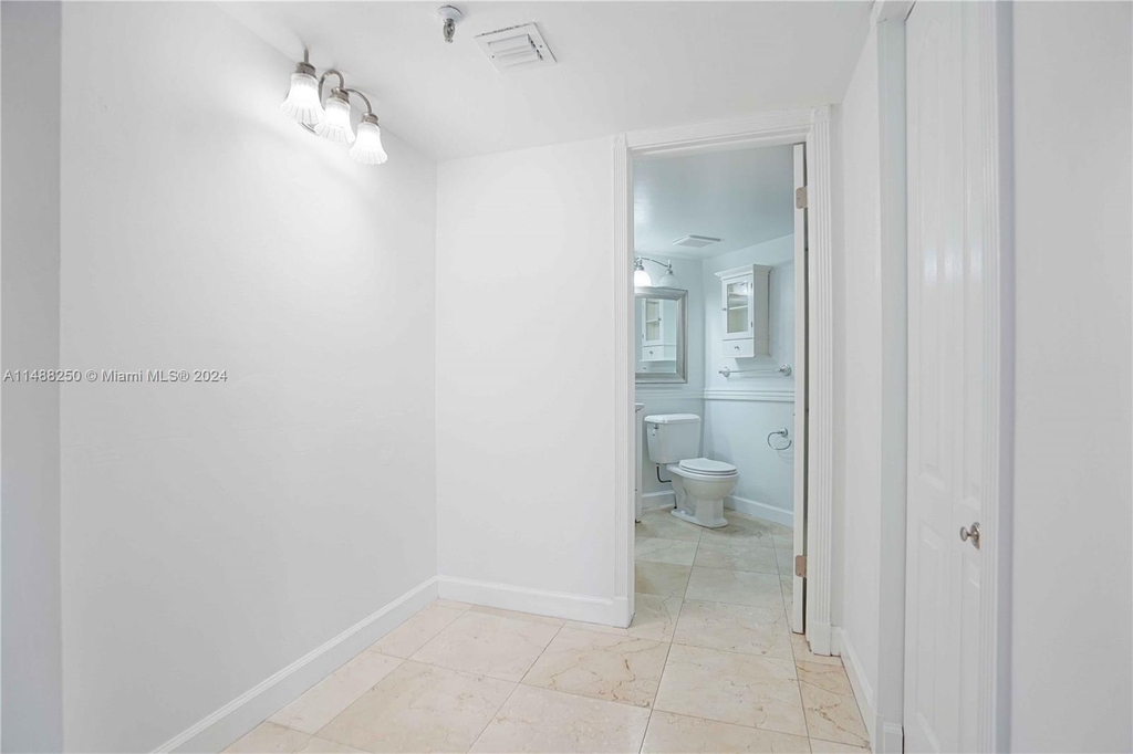 5880 Collins Ave - Photo 20